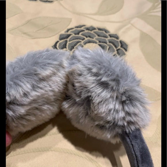 Keep your EARS Warm - Picture 3 of 3